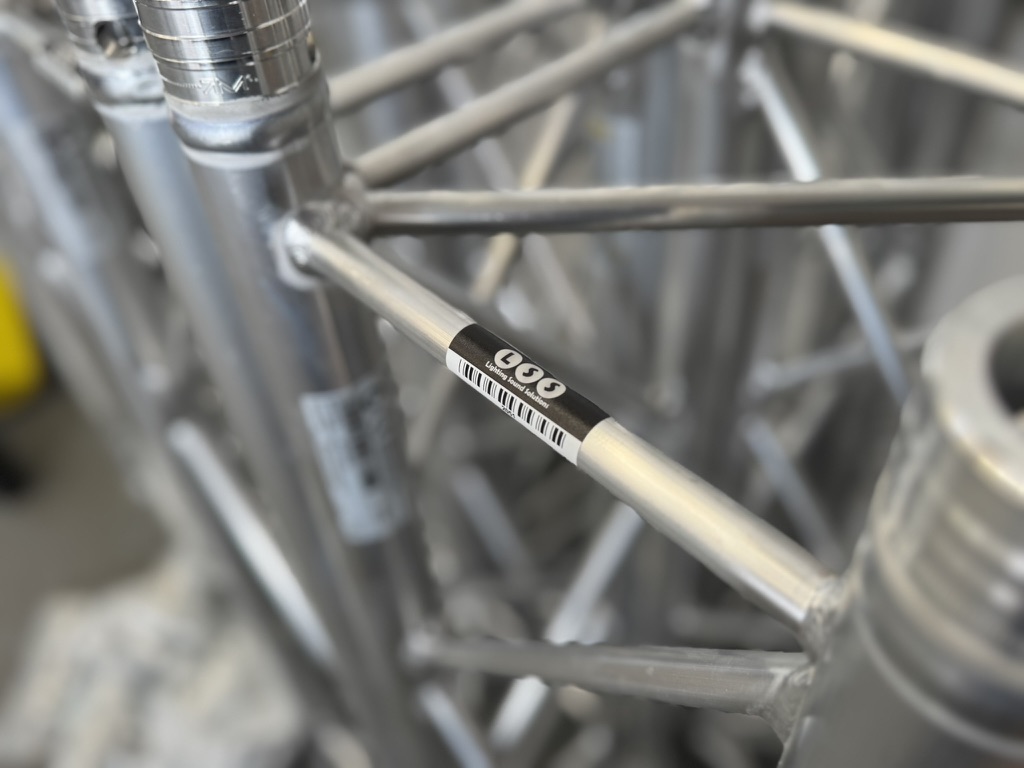 Milos M290Q aluminium truss and rigging equipment for professional event production